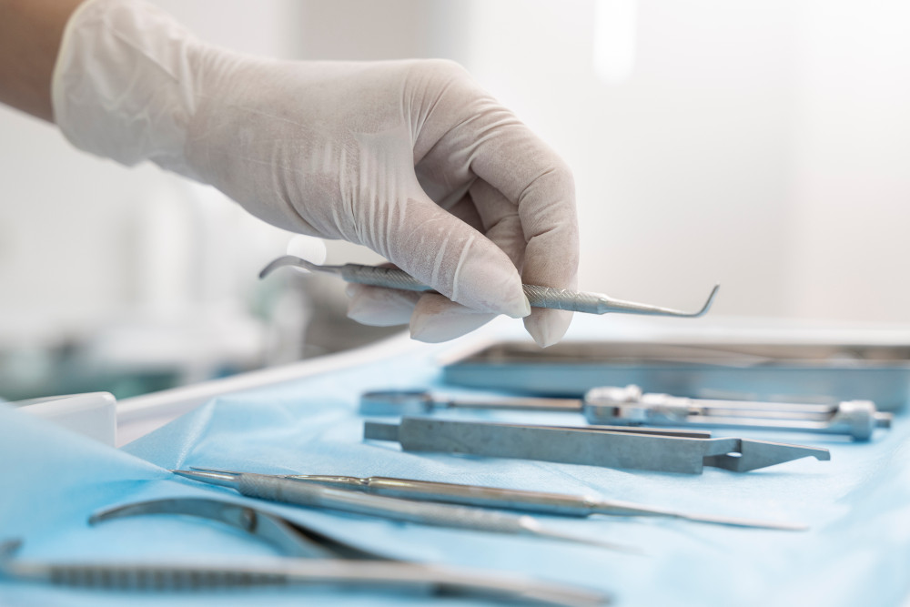 ¿Es doloroso retirar un implante dental?